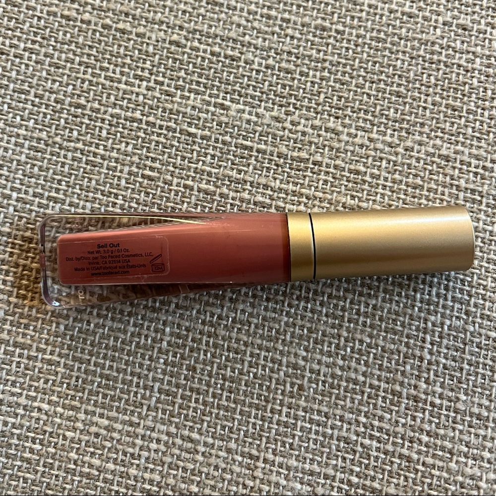 Too Faced Melted Matte Lipstick. Color: Sell Out - Picture 2 of 2